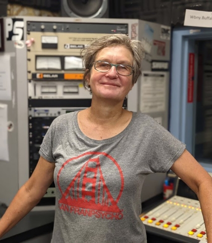 Dorothea Braemer in the WBNY studio